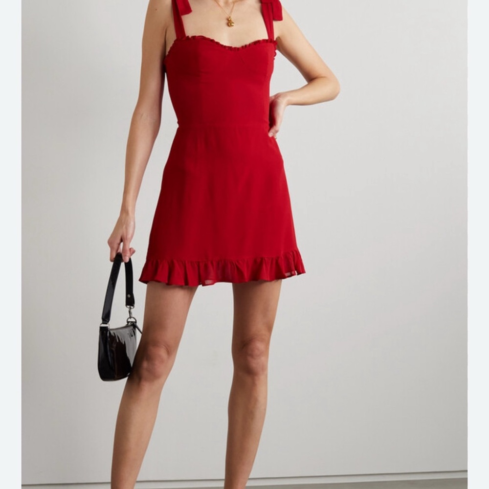 Elegant Red Sleeveless Dress